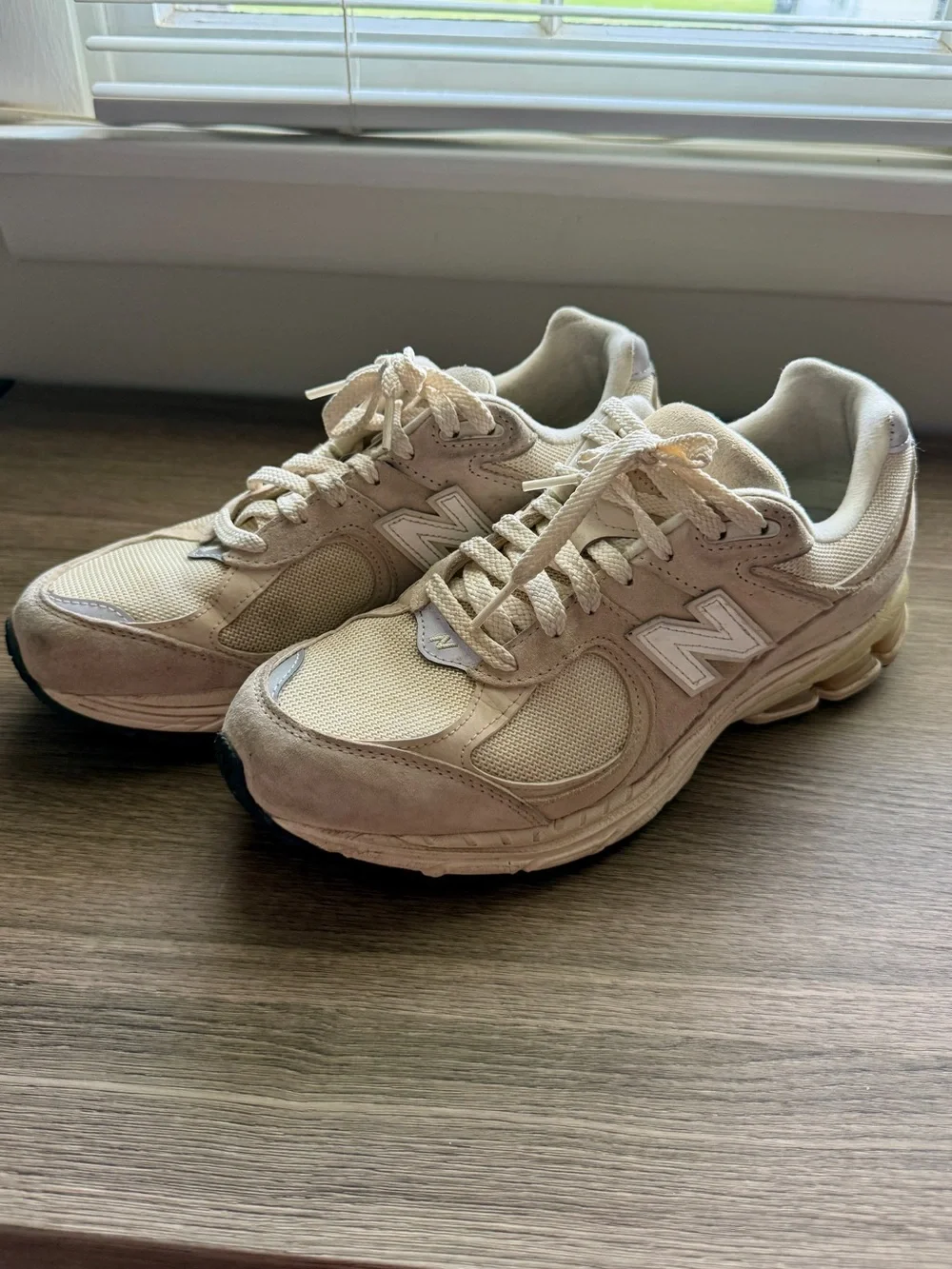 New Balance 2002R Cream Suede & Mesh Sneakers Men’s 8.5/Womens 10